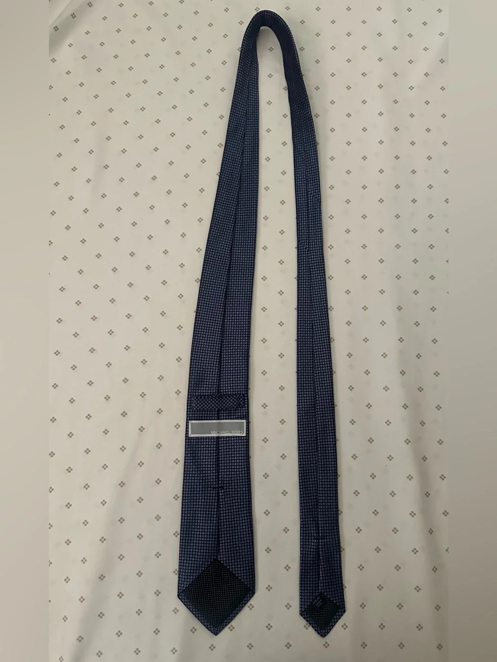 Michael Kors Navy Silk Small Circle Pattern Tie